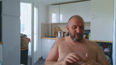 DaddyBearLive — 在 cam4 直播的网络摄像头模特