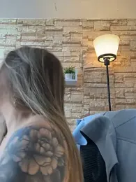 _Abril-Office1 — Stripchat stream photo (Apr 2026)