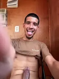 Guillermo618 — 在 stripchat 直播的网络摄像头模特