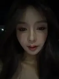 BBi-0329 — 在 stripchat 直播的网络摄像头模特