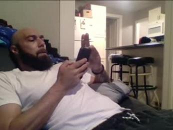 mr8plus — Chaturbate stream photo (Apr 2026)