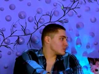 thomas-crow — 在 camsoda 直播的网络摄像头模特