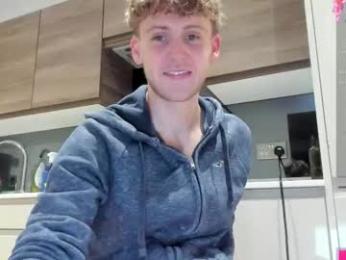 dominantalex182 — 在 chaturbate 直播的网络摄像头模特