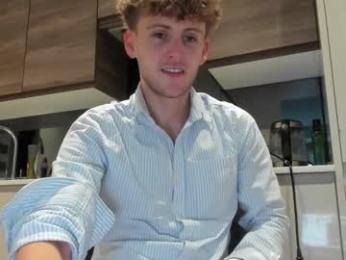 dominantalex182 — 在 chaturbate 直播的网络摄像头模特