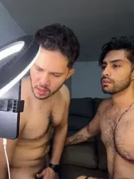 SantiagoMelendez — 在 stripchat 直播的网络摄像头模特