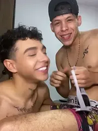 yoskingg — 在 stripchat 直播的网络摄像头模特