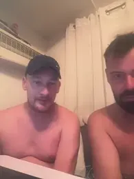 Kris34290 — 在 stripchat 直播的网络摄像头模特