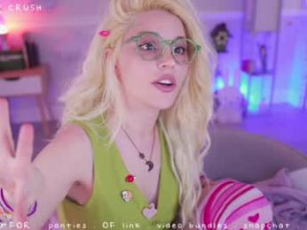 cherrycrush — 在 chaturbate 直播的网络摄像头模特