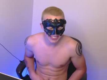 midnightmasc — 在 chaturbate 直播的网络摄像头模特