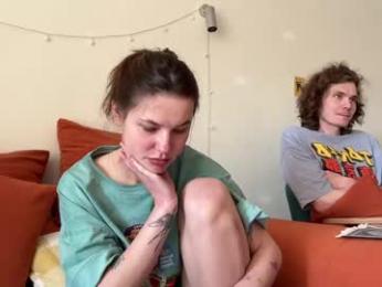 di_n_alex — 在 chaturbate 直播的网络摄像头模特