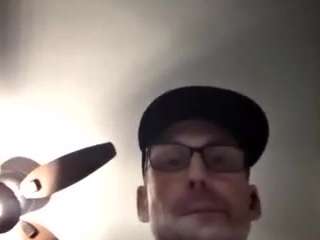 cumzzz2012 — 在 camsoda 直播的网络摄像头模特