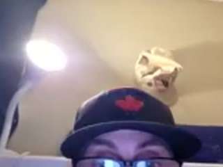 cumzzz2012 — 在 camsoda 直播的网络摄像头模特