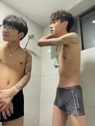 paofu-001 — 在 stripchat 直播的网络摄像头模特