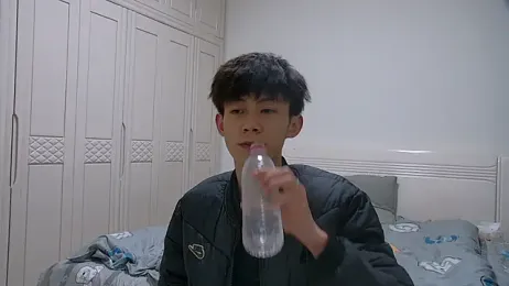 paofu-001 — 在 stripchat 直播的网络摄像头模特