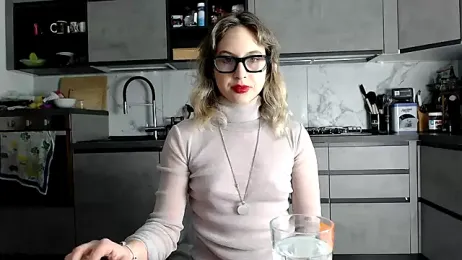 L_Sofia — 在 stripchat 直播的网络摄像头模特