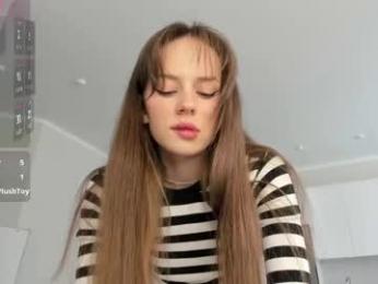 fairmoon — Chaturbate stream photo (May 2025)