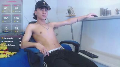 XanderGrey8 — Cam4 stream photo (May 2026)