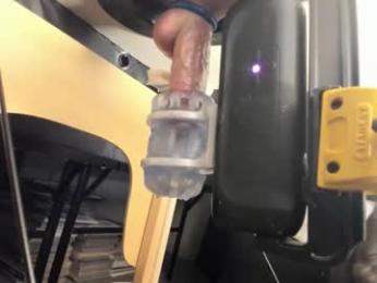 slimguerrilla — Chaturbate stream photo (Apr 2026)