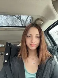 DollyTall — 在 stripchat 直播的网络摄像头模特