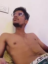 kaushikhotty — 在 stripchat 直播的网络摄像头模特