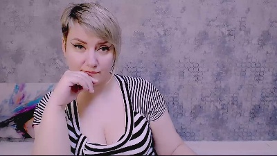 Djullia — Cam4 stream photo (May 2025)