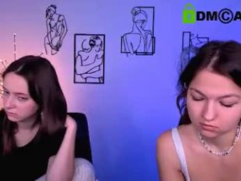 chloe_ley — 在 chaturbate 直播的网络摄像头模特