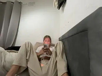 maisco19 — 在 stripchat 直播的网络摄像头模特