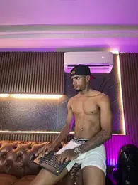 AaronCruz_ — Stripchat stream photo (Mar 2026)