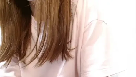 xxYuIxx — 在 stripchat 直播的网络摄像头模特