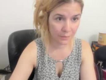artsyandcraftsy_ — Chaturbate stream photo (Aug 2026)