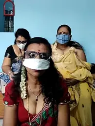 Kannadasexywifes — 在 stripchat 直播的网络摄像头模特