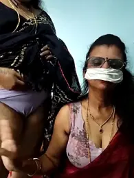 Kannadasexywifes — 在 stripchat 直播的网络摄像头模特