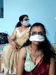 Kannadasexywifes — 在 stripchat 直播的网络摄像头模特