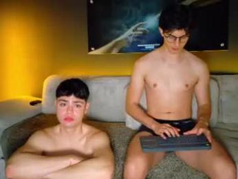 maisonbastian — 在 chaturbate 直播的网络摄像头模特