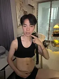 ZHYA5563 — 在 stripchat 直播的网络摄像头模特