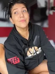 LittleMissEeve — 在 stripchat 直播的网络摄像头模特