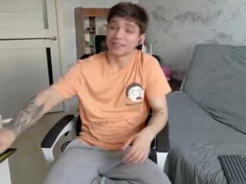 rik_and — 在 chaturbate 直播的网络摄像头模特