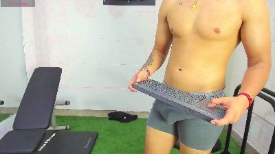 ren_storm — 在 cam4 直播的网络摄像头模特