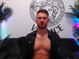 Marco Riciardo — 在 flirt4free 直播的网络摄像头模特