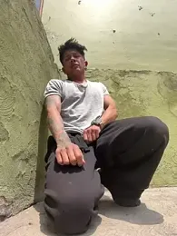 elqueteda_lechita — Stripchat stream photo (Apr 2026)