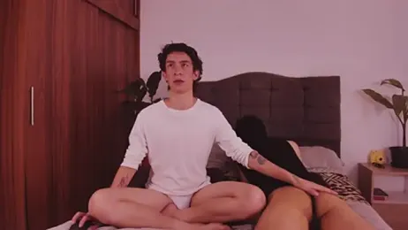 2gays_1Str8 — 在 stripchat 直播的网络摄像头模特