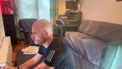 DocileParis23 — Cam4 stream photo (Nov 2025)