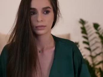 dovia — 在 chaturbate 直播的网络摄像头模特