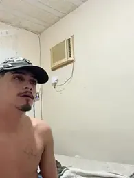 Uchihaxxx — 在 stripchat 直播的网络摄像头模特
