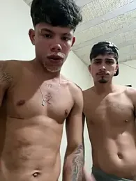 Uchihaxxx — 在 stripchat 直播的网络摄像头模特