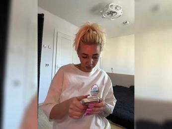 -AmazingBlonde- — bongacams