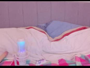 alexashowcum — Chaturbate stream photo (Apr 2026)