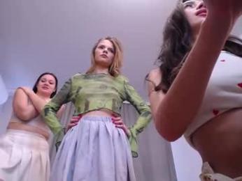 liana_meow246 — 在 chaturbate 直播的网络摄像头模特