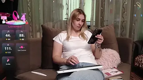 zeynep_luv_u — Stripchat stream photo (Apr 2026)