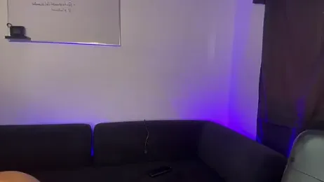 andyzuzka — Stripchat stream photo (Apr 2026)